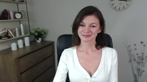 Snapshot of vivian_dream chatting on 12, 12, 2024 Vivian online show from 12, 12, 2024
