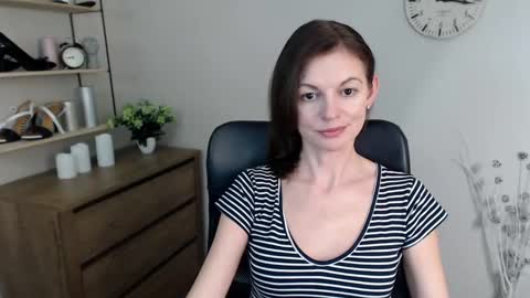 Snapshot of vivian_dream chatting on 14, 12, 2024 Vivian online show from 14, 12, 2024