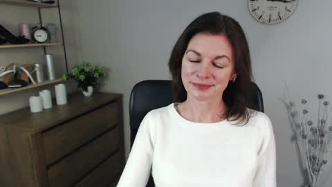 Snapshot of vivian_dream chatting on 16, 12, 2024 Vivian online show from 16, 12, 2024