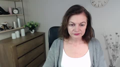 Snapshot of vivian_dream chatting on 18, 12, 2024 Vivian online show from 18, 12, 2024