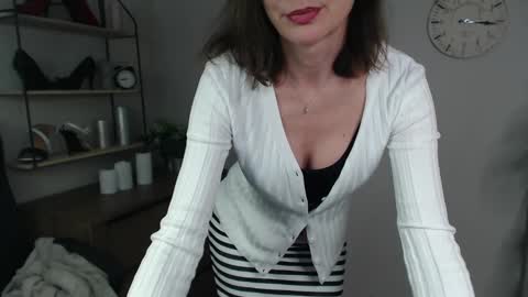 Snapshot of vivian_dream chatting on 28, 2, 2025 Vivian online show from 28, 2, 2025