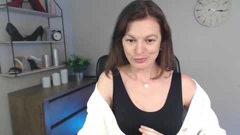 Snapshot of vivian_dream chatting on 5, 3, 2025 Vivian online show from 5, 3, 2025