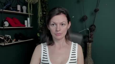 Snapshot of vivian_dream chatting on 11, 3, 2025 Vivian online show from 11, 3, 2025