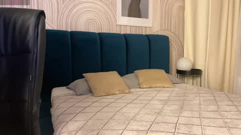 Vivian Evans online show from 16, 2, 2026