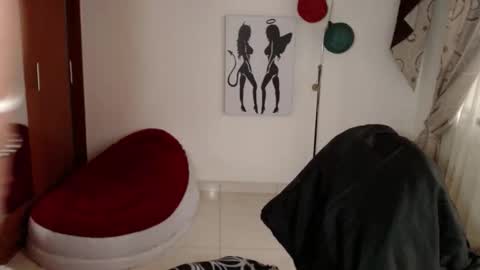 vivian_milf_paint online show from 14, 11, 2025