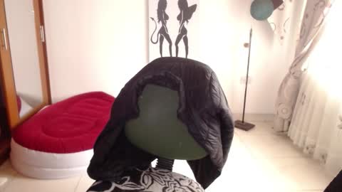 vivian_milf_paint online show from 7, 2, 2026