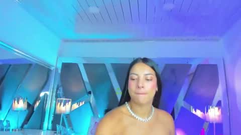 Snapshot of vivian_monroe chatting on 8, 4, 2026 Vivian Monroe online show from 8, 4, 2026