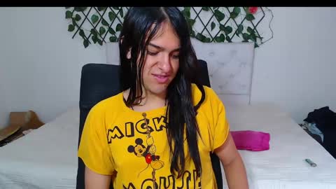 instagram Viviana73215 online show from 20, 4, 2026