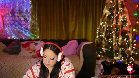 Snapshot of vivianaortega chatting on 3, 12, 2025 Vivi online show from 3, 12, 2025