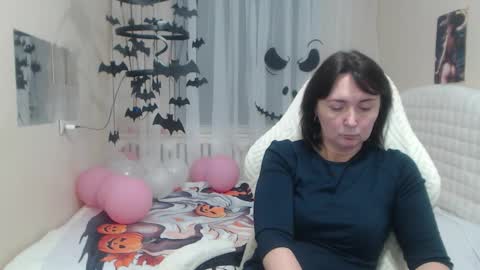Snapshot of vivianguchih chatting on 25, 10, 2025 vivianguchih online show from 25, 10, 2025