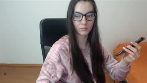 Vivian Gray online show from 18, 2, 2025