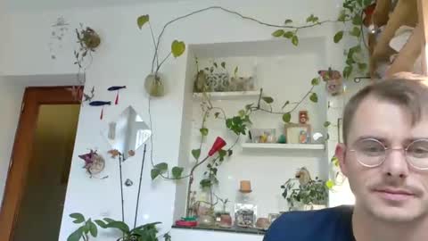 Snapshot of vivid_ether chatting on 31, 12, 2024 Viv online show from 31, 12, 2024