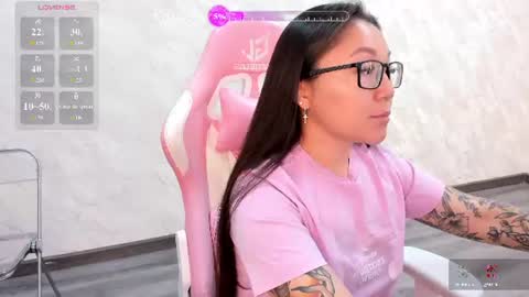Snapshot of vivien_montclair chatting on 11, 7, 2026 Vivien online show from 11, 7, 2026