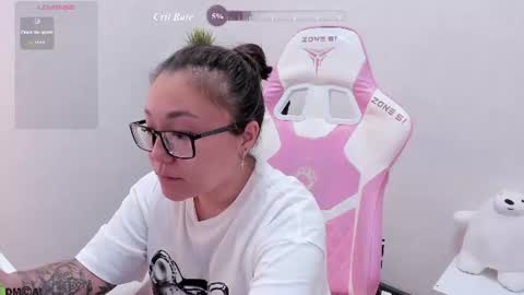 Snapshot of vivien_montclair chatting on 13, 7, 2026 Vivien online show from 13, 7, 2026