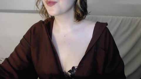 Snapshot of vivienduran chatting on 20, 9, 2025 Viya online show from 20, 9, 2025