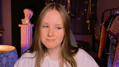 Snapshot of vivienleeigh chatting on 28, 12, 2024 Vivien online show from 28, 12, 2024