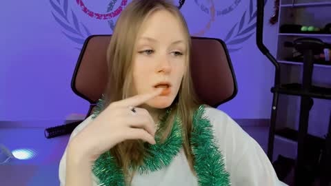 Snapshot of vivienleeigh chatting on 31, 12, 2024 Vivien online show from 31, 12, 2024