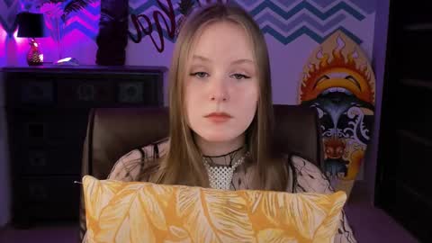 Snapshot of vivienleeigh chatting on 2, 3, 2025 Vivien online show from 2, 3, 2025