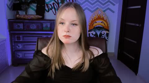 Snapshot of vivienleeigh chatting on 12, 3, 2025 Vivien online show from 12, 3, 2025