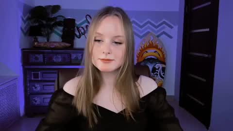 Snapshot of vivienleeigh chatting on 12, 3, 2025 Vivien online show from 12, 3, 2025