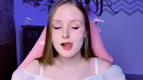 Snapshot of vivienleeigh chatting on 5, 10, 2025 Vivien online show from 5, 10, 2025