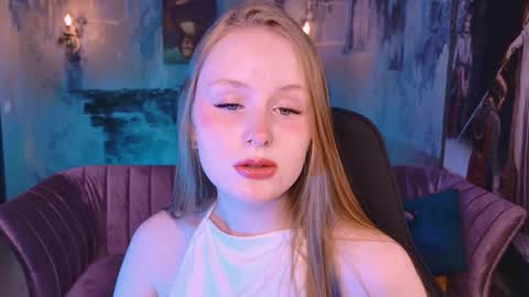 Snapshot of vivienleeigh chatting on 2, 11, 2025 Vivien online show from 2, 11, 2025