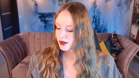 Snapshot of vivienleeigh chatting on 9, 11, 2025 Vivien online show from 9, 11, 2025