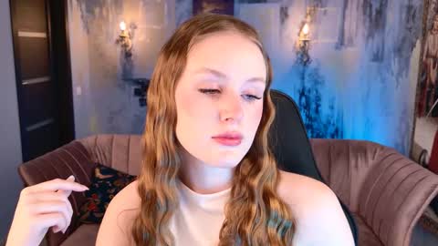 Snapshot of vivienleeigh chatting on 11, 11, 2025 Vivien online show from 11, 11, 2025