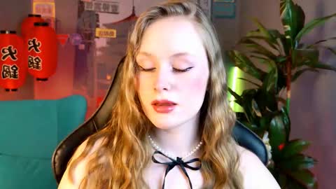 Snapshot of vivienleeigh chatting on 22, 11, 2025 Vivien online show from 22, 11, 2025