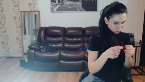 Snapshot of vivienne17 chatting on 8, 3, 2025 vivienne online show from 8, 3, 2025