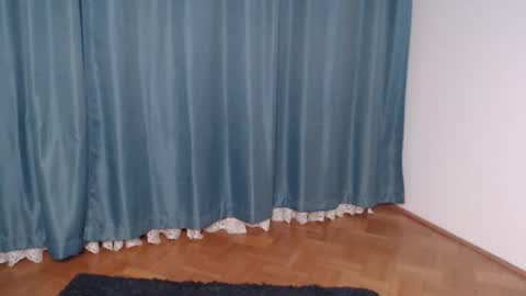 Vivienne online show from 21, 1, 2025