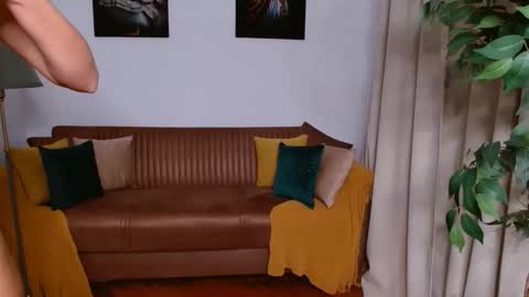 Snapshot of vivienneclement chatting on 13, 3, 2026 Vivienne online show from 13, 3, 2026