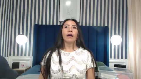 Vivian  online show from 18, 10, 2025