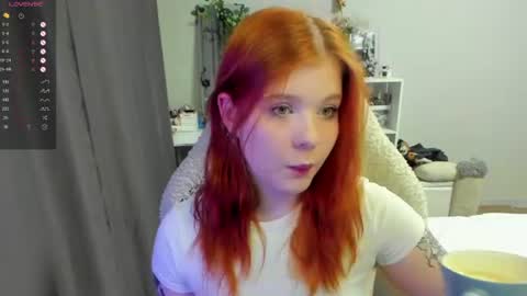 Snapshot of vivy_ chatting on 19, 6, 2026 chatur babes online show from 19, 6, 2026