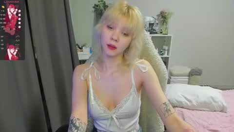 Snapshot of vivy_ chatting on 22, 6, 2026 chatur babes online show from 22, 6, 2026