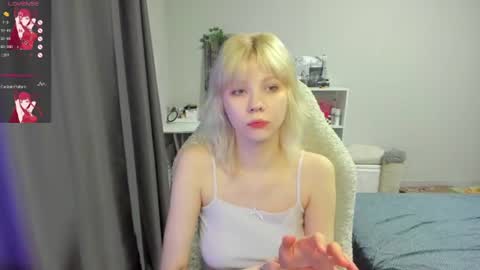 Snapshot of vivy_ chatting on 30, 6, 2026 chatur babes online show from 30, 6, 2026