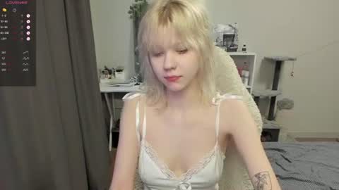 Snapshot of vivy_ chatting on 5, 7, 2026 chatur babes online show from 5, 7, 2026