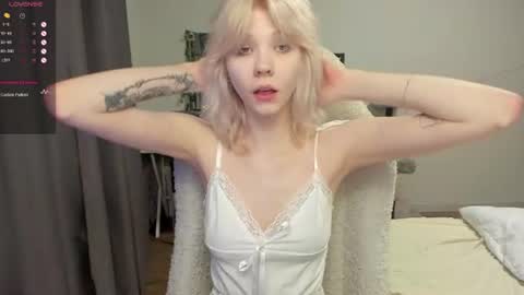 Snapshot of vivy_ chatting on 21, 7, 2026 chatur babes online show from 21, 7, 2026