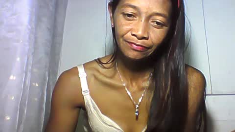 Snapshot of vixen_lina chatting on 19, 6, 2026 vixen_lina online show from 19, 6, 2026