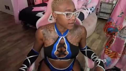 Vixen Capri online show from 27, 6, 2026