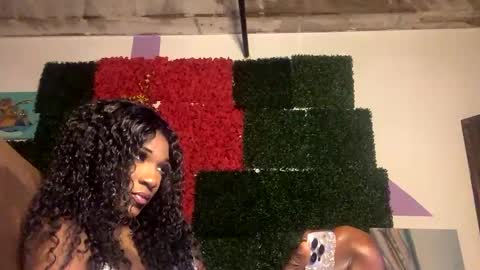 Snapshot of vixenthedoll chatting on 15, 12, 2024 10 inch online show from 15, 12, 2024