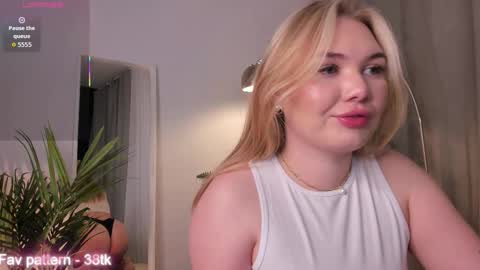 Snapshot of vmaeros chatting on 26, 11, 2025 Hey Im Charlie 3 online show from 26, 11, 2025