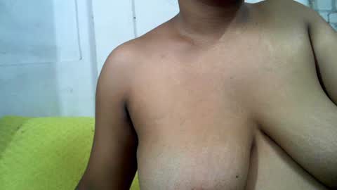 Snapshot of voagelle chatting on 1, 2, 2025 voagelle online show from 1, 2, 2025