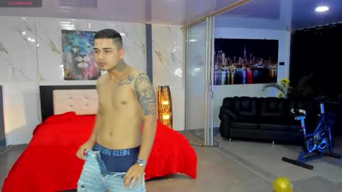 voyeurism_guys online show from 25, 3, 2026