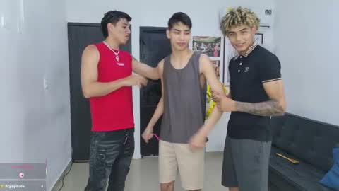 Snapshot of voyeurism_guys chatting on 28, 4, 2026 voyeurism_guys online show from 28, 4, 2026