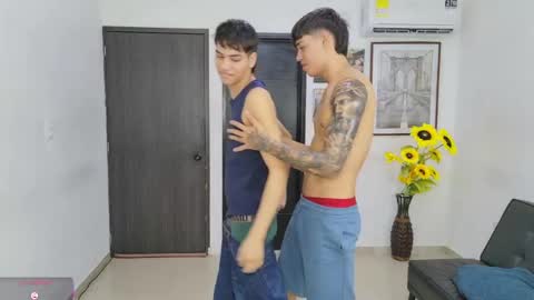 Snapshot of voyeurism_guys chatting on 25, 5, 2026 voyeurism_guys online show from 25, 5, 2026