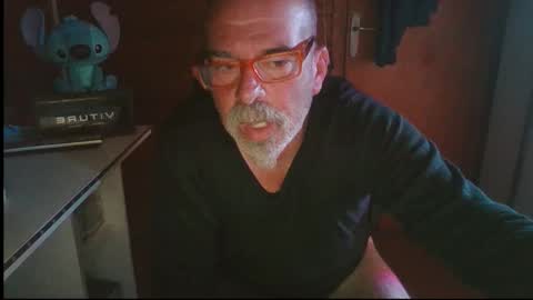 Snapshot of vuda77 chatting on 31, 10, 2025 oscar online show from 31, 10, 2025