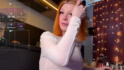 Snapshot of vynila chatting on 9, 5, 2026 ILONA A week goal new laptop online show from 9, 5, 2026