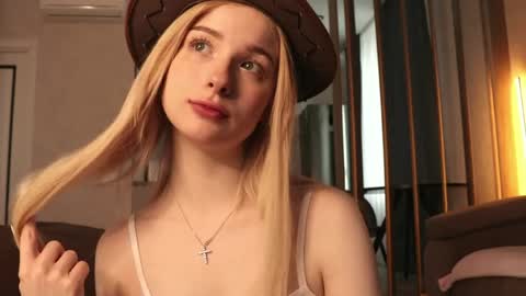 Nana online show from 6, 4, 2026