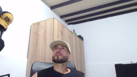 Snapshot of walter_brownn01 chatting on 28, 10, 2025 WALTER BROWN online show from 28, 10, 2025